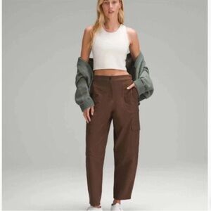 Lululemon Women's Light Utilitech High Rise Cargo Pants Size 26 Brown Cropped